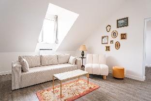 GERANIMUS Le cocon de la Reine Apartment in Versailles