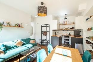 Geranimus The court of scents Apartment in Versailles