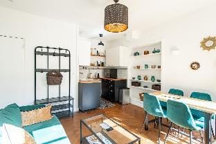 Geranimus The court of scents Apartment in Versailles