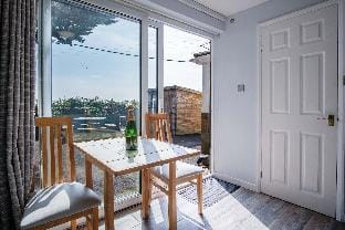 Lundy Lodge – 1 Bedroom Annex – Rhossili Apartment in Rhossili