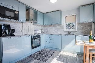 Lundy Lodge – 1 Bedroom Annex – Rhossili Apartment in Rhossili