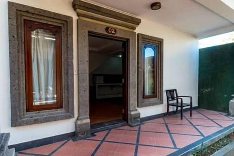 Super OYO Capital O Coconut Suite Jimbaran Hotel in Kuta