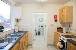 The Stoke Charm: Spacious 3-Bedroom Escape Vacation rental in Stoke-on-Trent