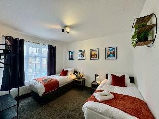 Lenhurst House - Contractors or Family Holidays Vacation rental in Cleethorpes