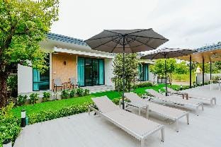 Cheeva Pool Villa Khao Lak Villa in Khuekkhak