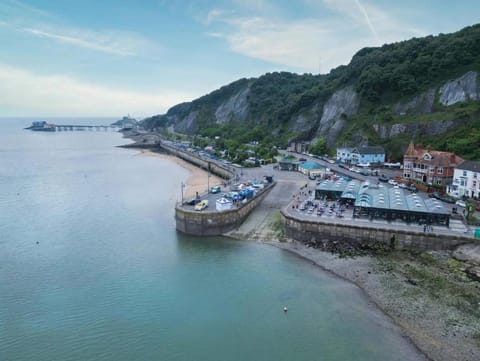 Overland Road – 4 Bedroom House – Mumbles Vacation rental in The Mumbles