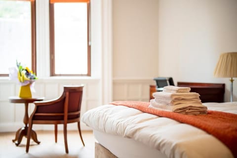 The Hazlitt Apartments Apartment in Paisley