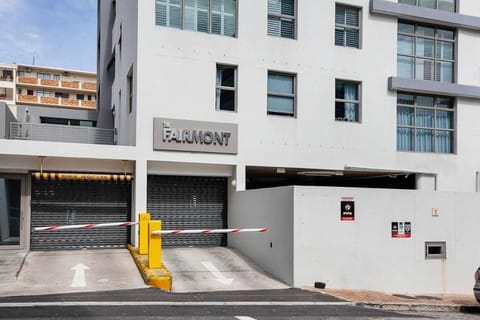 Comfort Meets the Coast at Fairmont 201 Apartment in Sea Point