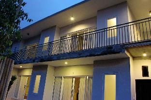 Double A House  Apartment in North Kuta