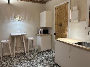 Charming apartment patio & pool Apartment in L'Hospitalet de Llobregat