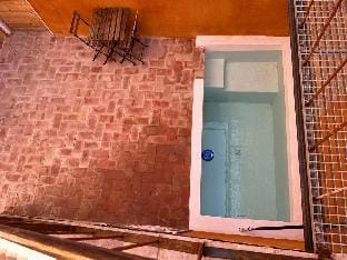 Charming apartment patio & pool Apartment in L'Hospitalet de Llobregat