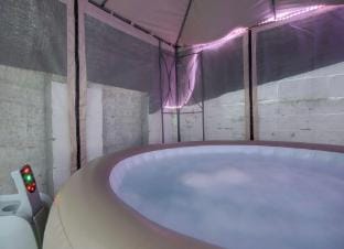 Beachfront getaway, with Pool table and Hot tub Vacation rental in Portsmouth