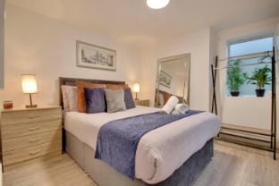 Beachfront getaway, with Pool table and Hot tub Vacation rental in Portsmouth