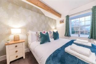 Home in Keswick with Hot Tub Vacation rental in Keswick