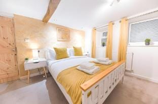 Home in Keswick with Hot Tub Vacation rental in Keswick