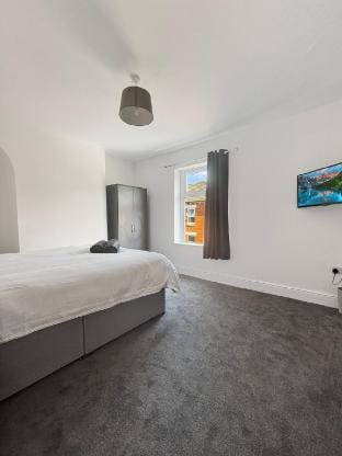 A1 Sleeps 7 central location 3 bed house garden Vacation rental in Grantham