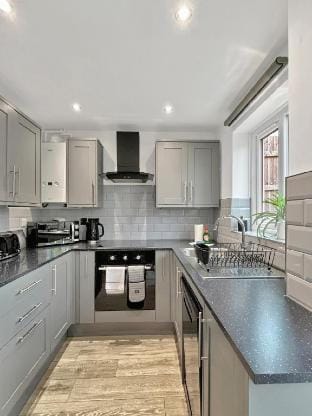 A3 Sleeps 6 Close to Town with Garden & Driveway Vacation rental in Grantham