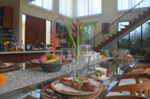 Gilded Palms Villa, Ubud Payangan, Bali Bed and Breakfast in Payangan