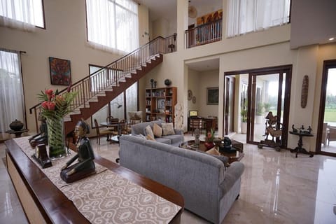 Gilded Palms Villa, Ubud Payangan, Bali Bed and Breakfast in Payangan