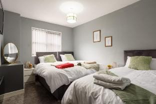Lovely Getaway Apartment: Two-Bedroom in Rotherham Vacation rental in Rotherham