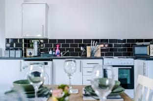 Spacious One-Bedroom Apartment in Saint Helens Vacation rental in St Helens