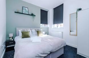 Spacious One-Bedroom Apartment in Saint Helens Vacation rental in St Helens