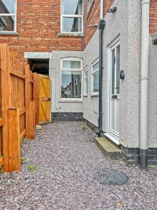 A6 Sleeps 4 - Modern Apartment - Central location Vacation rental in Grantham