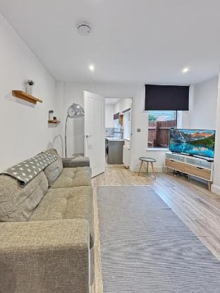 A6 Sleeps 4 - Modern Apartment - Central location Vacation rental in Grantham