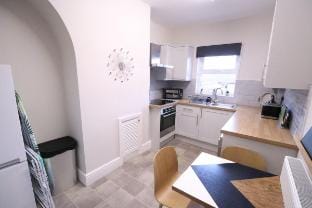 A5 Sleeps 6 central location modern 1bed apartment Vacation rental in Grantham