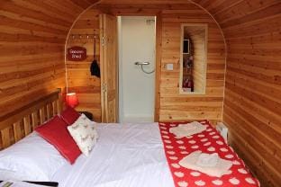 Sea and Mountain Luxury Glamping Pods Luxury tent in Wales