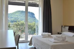 Cà Gardesana With Pool Vacation rental in Garda