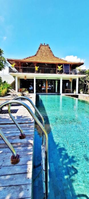 Beachfront Apartment. Natural, peaceful, relaxed Apartment in Bali