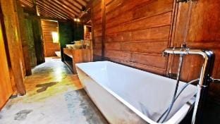 5* Private, tropical, authentic wooden house Villa in Bali