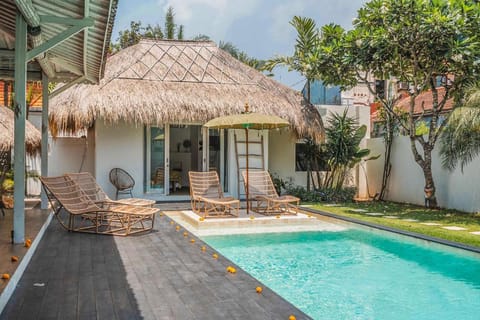 Villa M by Alfred in Bali - Stunning Family Villa with Pool at Seminyak Beach Villa in Kuta