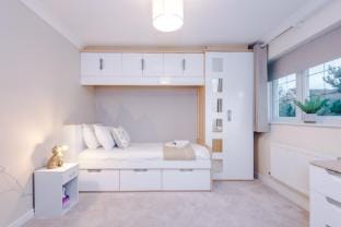 Kinship House | Stunning Home Vacation rental in Newcastle-under-Lyme