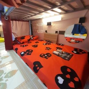 Co.Living Hostel Dubai - near Gold Souq Metro Apartment in Dubai