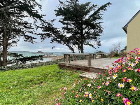 Premium holiday home with sea view Vacation rental in Plougasnou