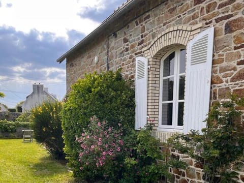 Holiday Home in Primel near Sandy Beach Vacation rental in Plougasnou