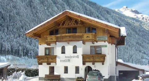 Apartment in Milders near Stubai Glacier Apartment in Neustift im Stubaital