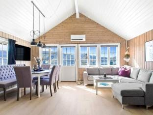 star holiday home in Naustbukta Vacation rental in Nordland, Norway