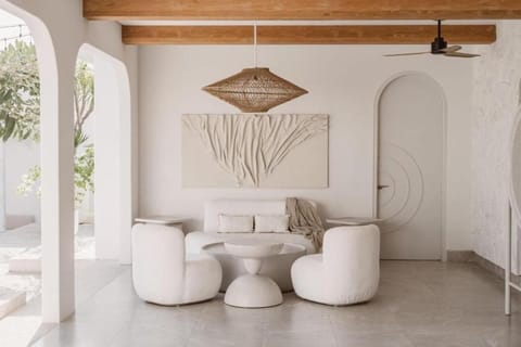 5 Bedrooms Luxury Villa Casa Contenta Canggu Hotel in North Kuta