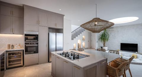 5 Bedrooms Luxury Villa Casa Contenta Canggu Hotel in North Kuta