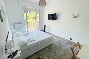 House of Sun, beach 400m + free parking, Albenga Apartment in Albenga