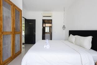 Deluxe Apartment, 75 m from Balian Surf Spot Apartment in West Selemadeg