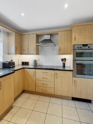 Large 5 Bedroom 3.5 Bathroom house garden/driveway Vacation rental in Newark and Sherwood District