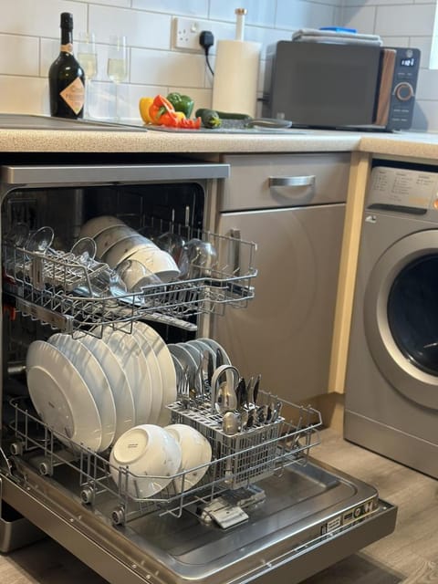 No56 - 2-bed Boutique Apartment - Hosted by Hutch Lifestyle Apartment in Royal Leamington Spa