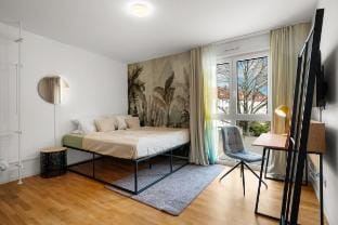 Jungle Deluxe Suite | Parken Balkon Jumanji TV Apartment in Offenbach