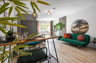 Urban Jungle Studio Center Marktplatz Kitchen TV Apartment in Offenbach
