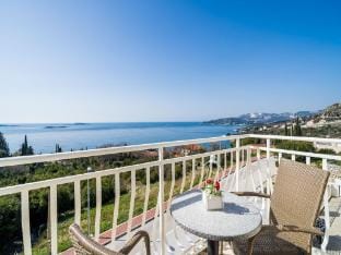 Villa Samba - Standard One-Bedroom Apartment with Balcony and Sea View Apartment in Plat