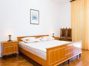 Guest House Ljubica - Double Room with Private Bathroom-2 2 Apartment in Dubrovnik